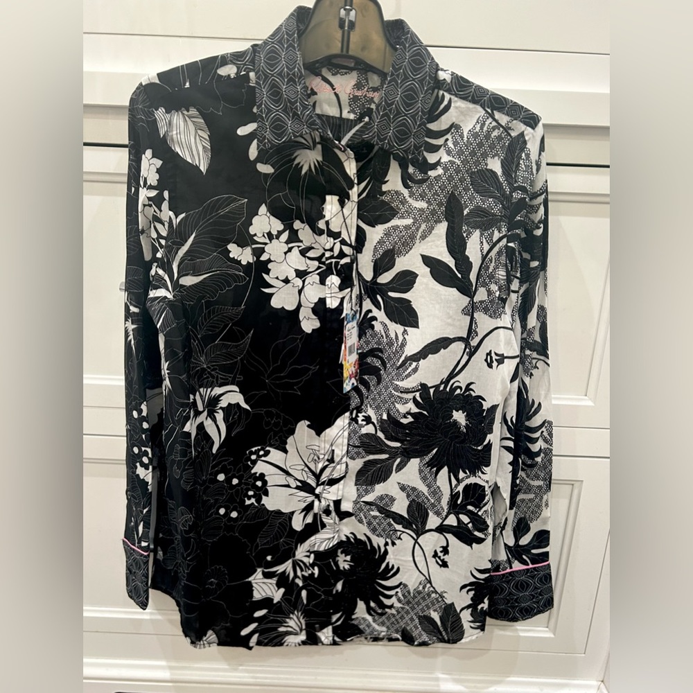 ROBERT GRAHAM Woman’s “Carrie” Floral Shirt - MSRP $258